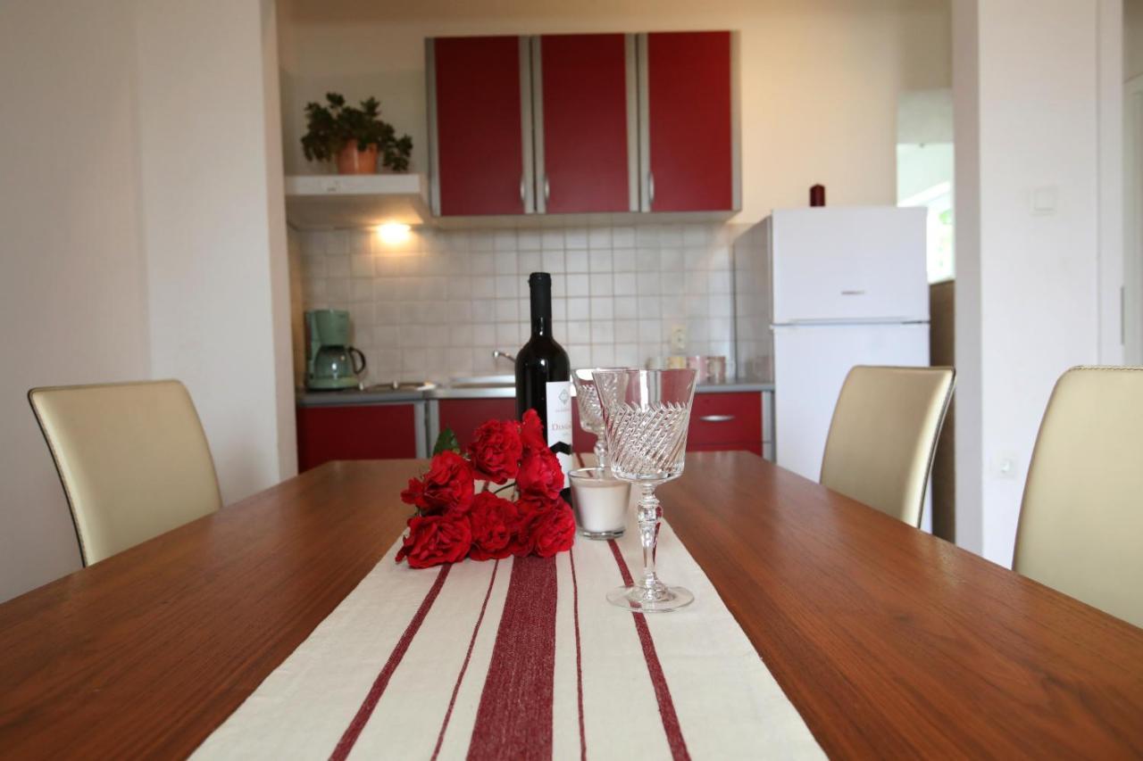 Apartments Noemi Malinska Extérieur photo