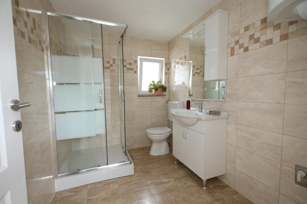 Apartments Noemi Malinska Extérieur photo