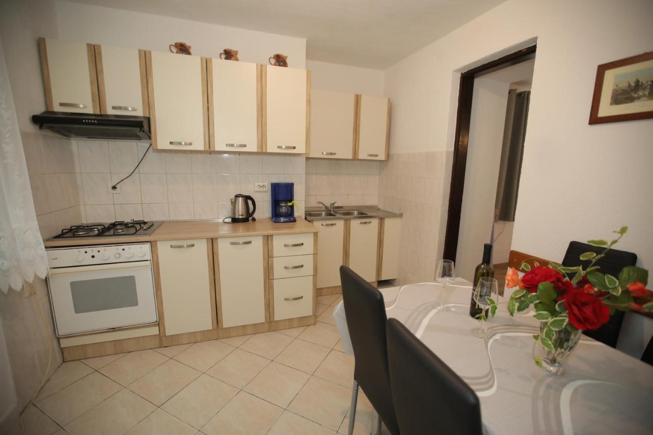 Apartments Noemi Malinska Extérieur photo
