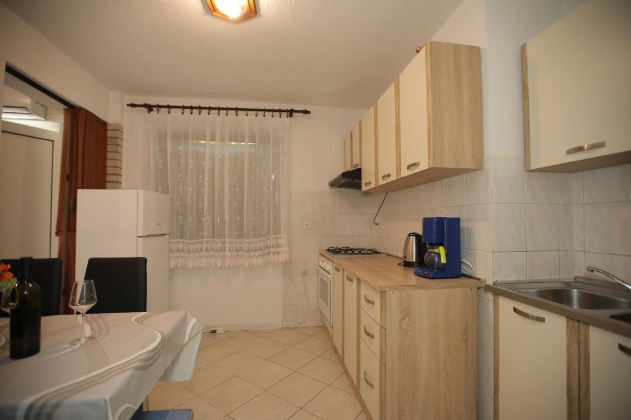 Apartments Noemi Malinska Extérieur photo